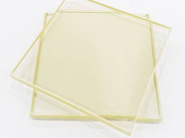 2 pieces of transparent rectangular radiation resistant glasses